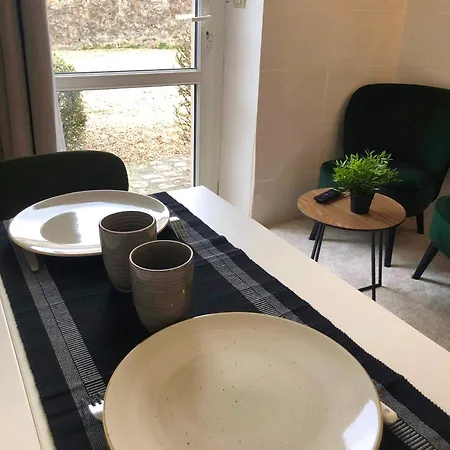 Le Buc - Gare Chantiers - Netflix Apartmán