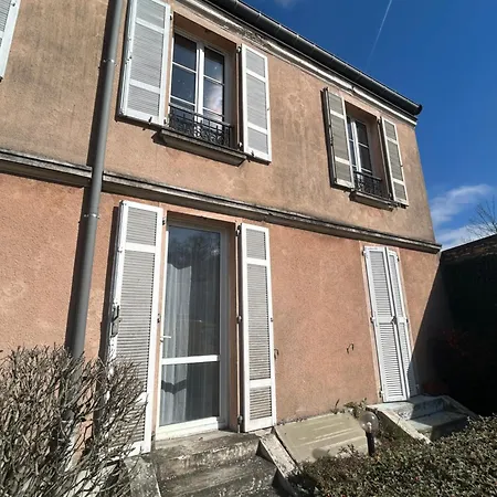 Le Buc - Gare Chantiers - Netflix Apartmán *