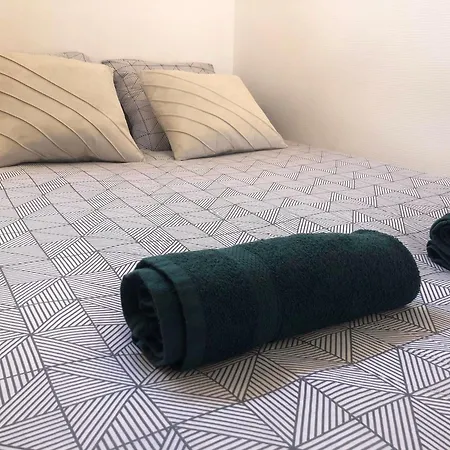 Le Buc - Gare Chantiers - Netflix Versailles